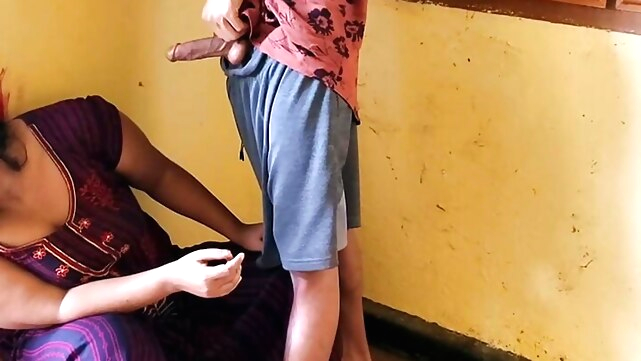 Indian desi Bhabhi called neighbour friend at home xxx anal video